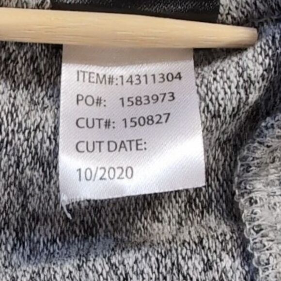 Torrid 1 Super Soft Plush Sweater Women’s 1X Gray V-Neck Long Sleeve Comfy Boho - Picture 6 of 13